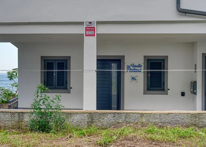 Casa Familia Pestana 1, A Home In Madeira